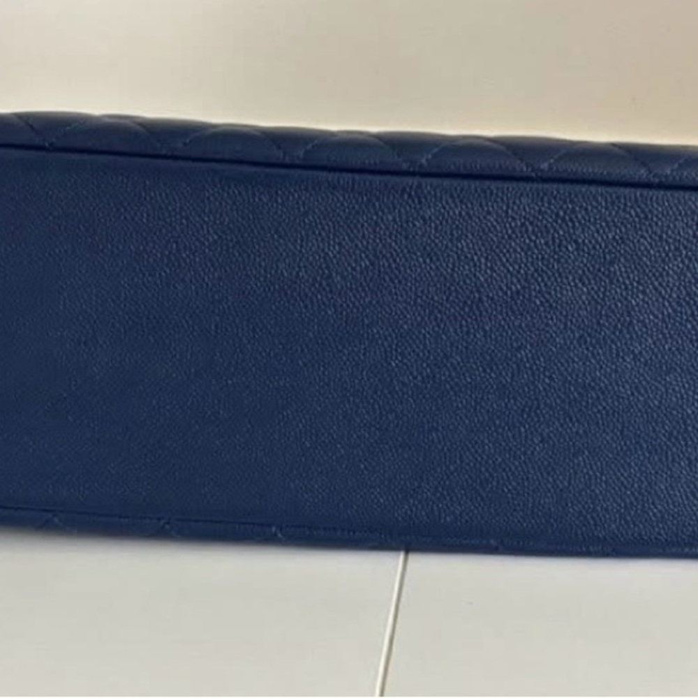 CHANEL Dark Blue Quilted Shoulder Bag - Picture 6 of 6